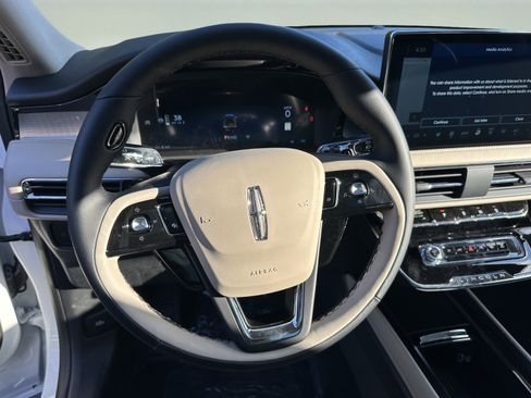New 2026 Lincoln Corsair Premiere image 11