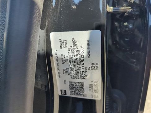 Certified 2022 Chevrolet Colorado ZR2 w/ ZR2 Midnight Special Edition image 32