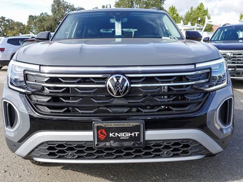 New 2026 Volkswagen Atlas Peak Edition image 4