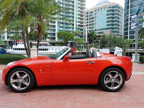 Used 2008 Pontiac Solstice GXP w/ Premium Package RWD image 14