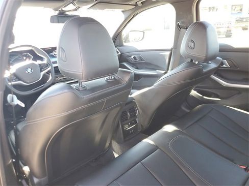 Used 2025 BMW 330i Sedan image 10