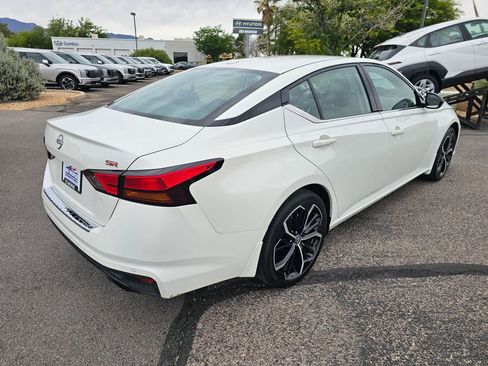 Used 2023 Nissan Altima 2.5 SR w/ SR Premium Package FWD image 5