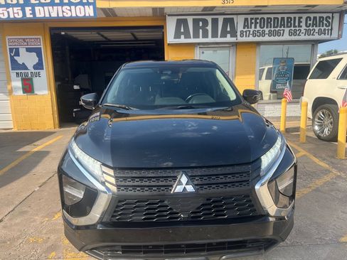 Used 2022 Mitsubishi Eclipse Cross ES FWD image 2