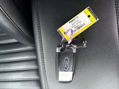 Used 2024 Ford Edge SEL image 14