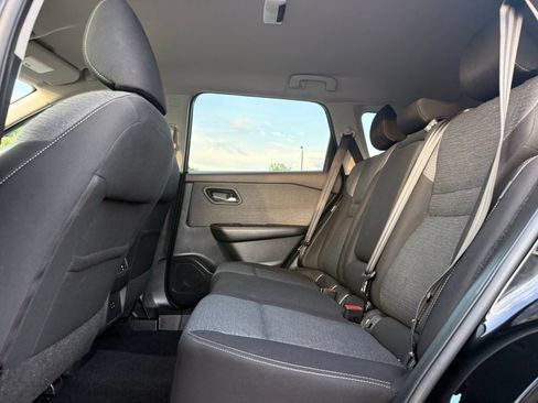 Used 2021 Nissan Rogue SV FWD image 29
