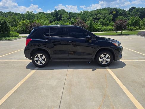 Used 2020 Chevrolet Trax LS w/ Tint and Cruise Package AWD/4WD image 21