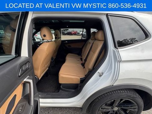 Used 2024 Volkswagen Tiguan SE R-Line AWD/4WD image 10