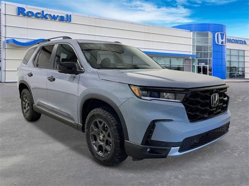 New 2025 Honda Pilot TrailSport image 10