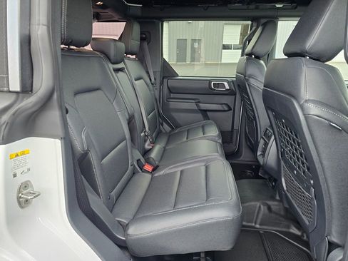 New 2026 Ford Bronco Badlands image 8