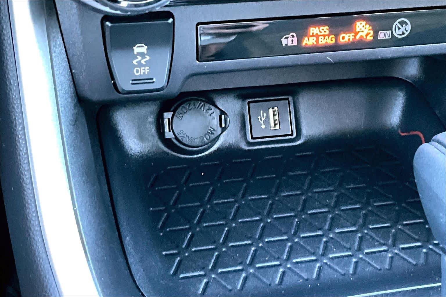 Certified 2025 Toyota RAV4 XLE AWD/4WD image 34
