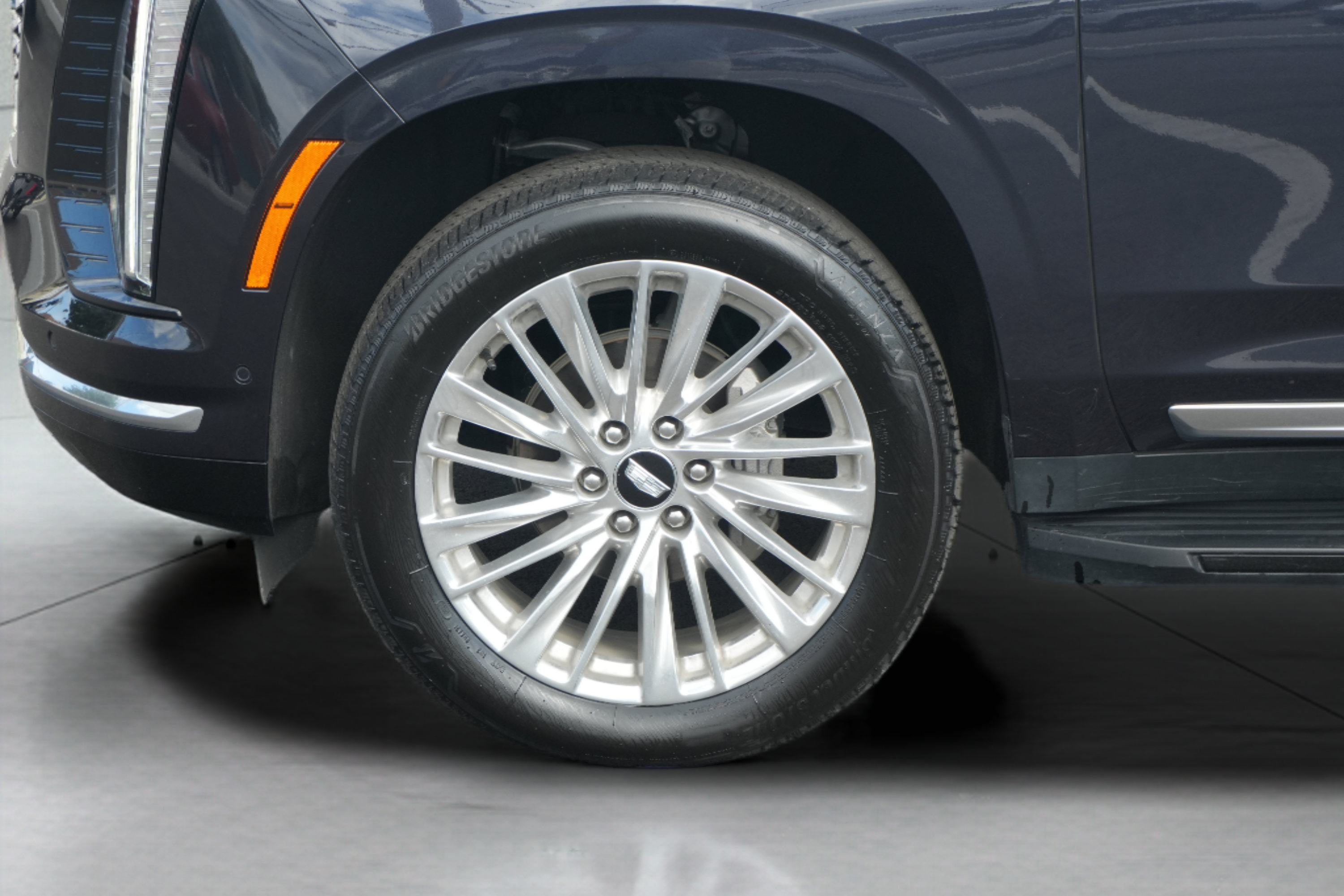 Used 2025 Cadillac Escalade Premium Luxury AWD/4WD image 46