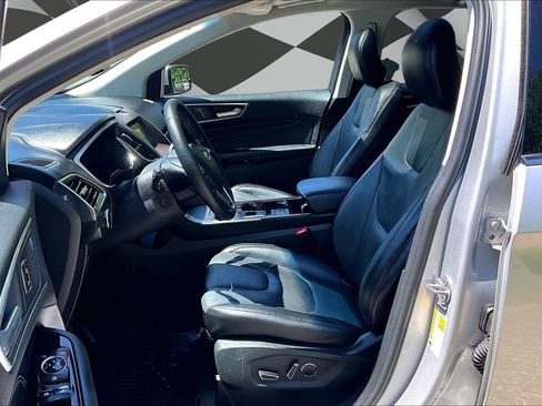 Certified 2019 Ford Edge Titanium w/ Equipment Group 301A FWD image 24