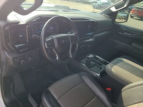 Used 2023 Chevrolet Silverado 1500 ZR2 w/ Technology Package AWD/4WD image 14