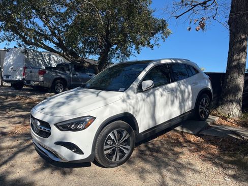 Used 2025 Mercedes-Benz GLA 250 image 1
