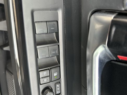 Used 2023 Toyota Tundra Platinum image 12