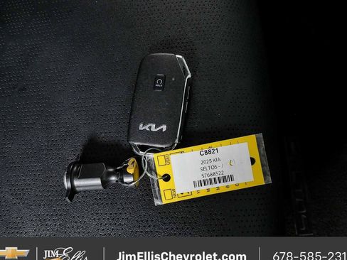 Used 2025 Kia Seltos EX FWD image 24