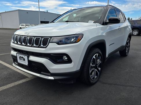 Used 2024 Jeep Compass Limited image 8