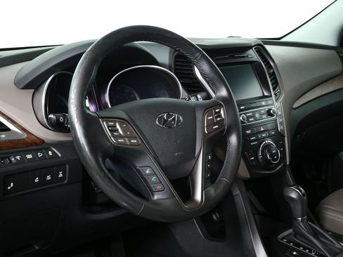 Used 2017 Hyundai Santa Fe Limited image 7