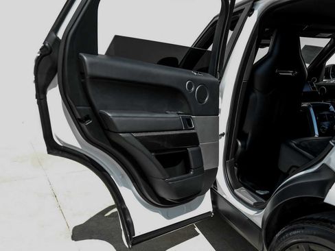 Used 2020 Land Rover Range Rover Sport SVR image 47