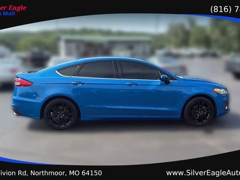 Used 2019 Ford Fusion SE w/ Equipment Group 151A FWD image 6
