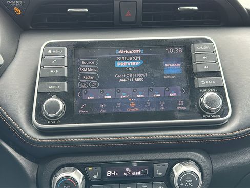 Used 2018 Nissan Kicks SR w/ Premium Package image 18