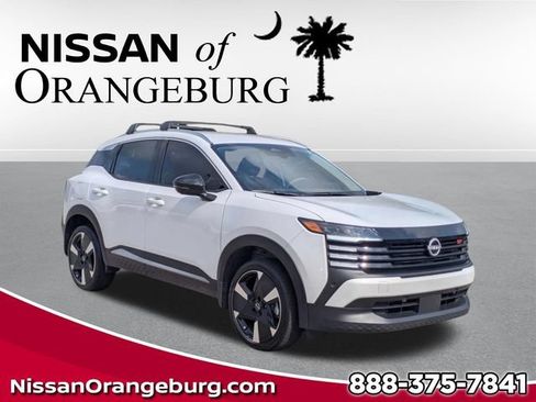 Used 2026 Nissan Kicks SR FWD image 1