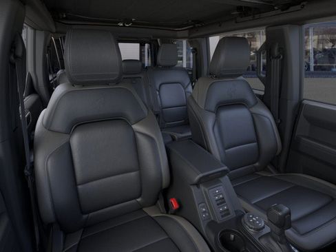 New 2025 Ford Bronco Outer Banks w/ Sasquatch Package image 10
