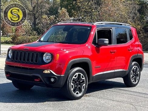 Used 2015 Jeep Renegade Trailhawk image 3