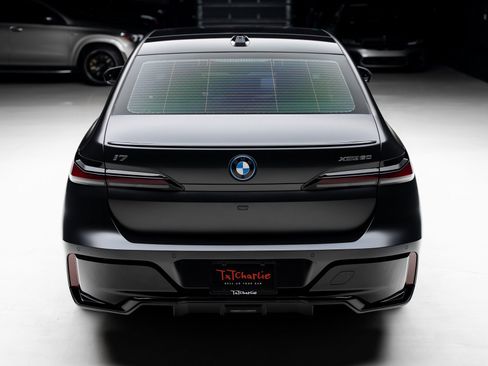 Used 2023 BMW i7 xDrive60 image 23