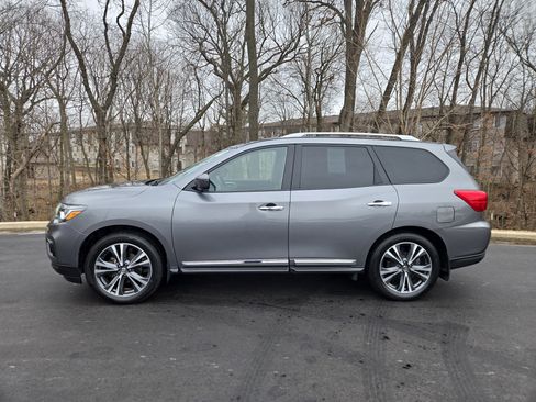 Used 2020 Nissan Pathfinder Platinum image 5
