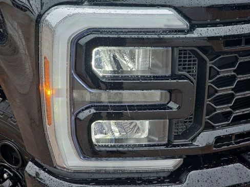 New 2026 Ford F250 Lariat w/ Black Appearance Package image 33