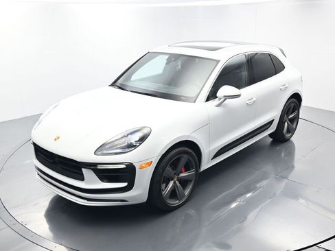 Used 2025 Porsche Macan S image 32