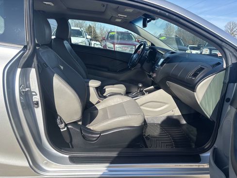 Used 2015 Kia Forte Koup EX w/ EX Premium Package image 17