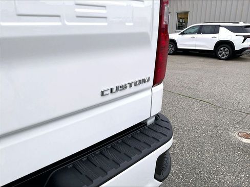 Used 2023 Chevrolet Silverado 1500 Custom AWD/4WD image 27