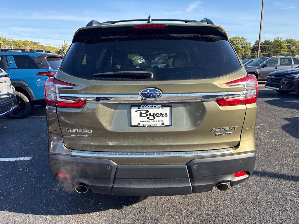 Used 2024 Subaru Ascent Limited w/ Technology Package AWD/4WD image 4