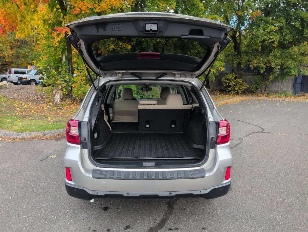Used 2017 Subaru Outback 2.5i Limited AWD/4WD image 34
