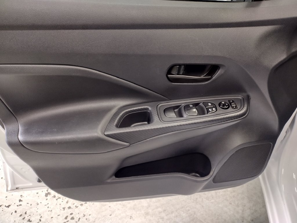 Used 2025 Nissan Versa S FWD image 17