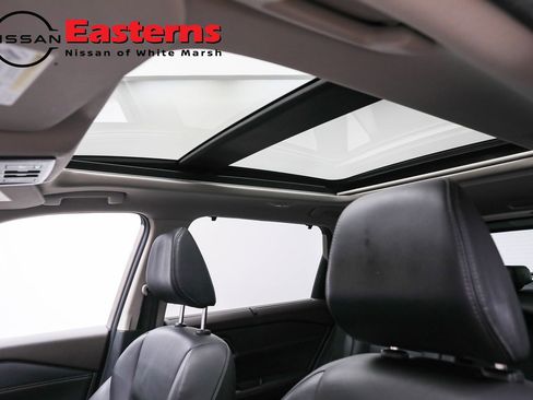 Used 2021 Nissan Rogue SL image 36