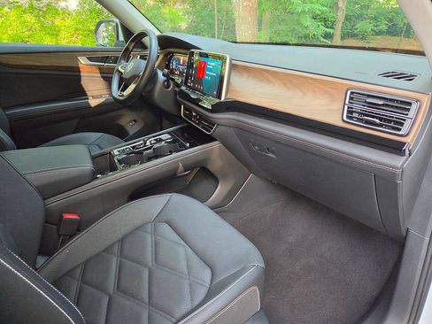 Used 2026 Volkswagen Atlas SE FWD image 9