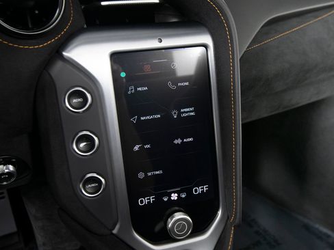 Used 2024 McLaren 750S Spider RWD image 20