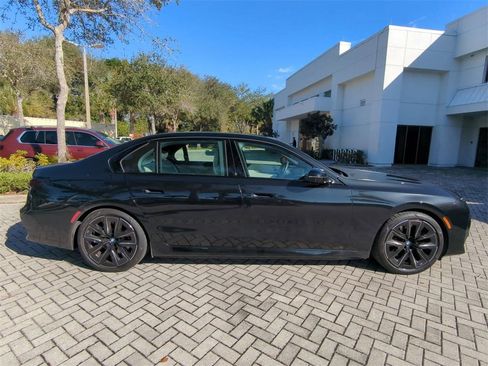 New 2026 BMW i7 eDrive50 w/ M Sport Package image 3