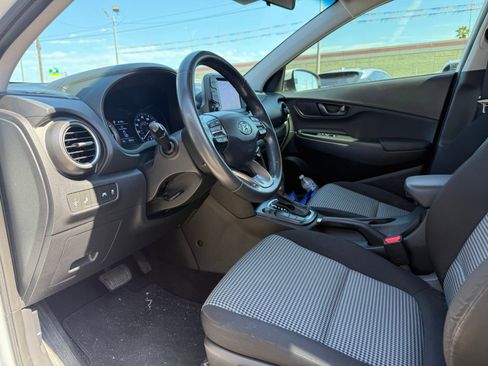 Used 2020 Hyundai Kona SEL FWD image 11