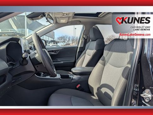 Used 2025 Toyota RAV4 XLE w/ Convenience Package AWD/4WD image 25