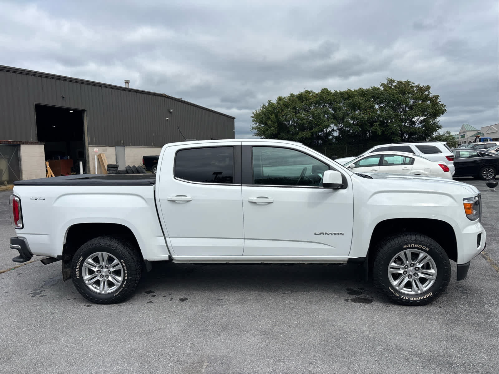 Used 2019 GMC Canyon SLE AWD/4WD image 2