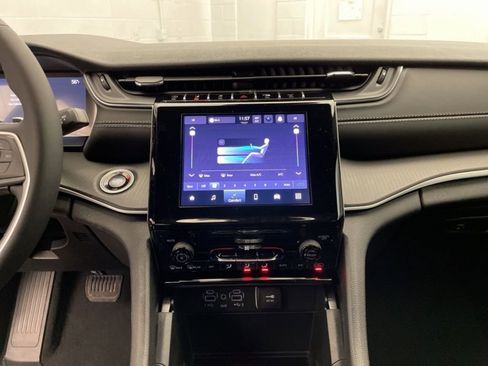 New 2026 Jeep Grand Cherokee Laredo image 10