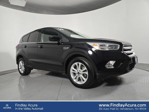 Used 2019 Ford Escape SE image 1