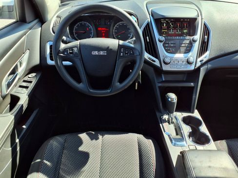 Used 2017 GMC Terrain SLE FWD image 2