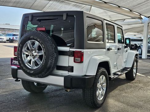Used 2018 Jeep Wrangler Unlimited Sahara w/ Connectivity Group AWD/4WD image 5