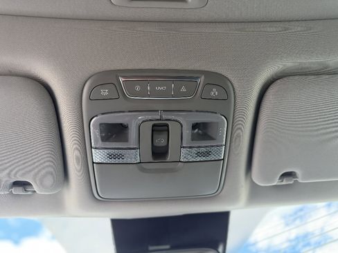 Used 2022 Kia Telluride S AWD/4WD image 18