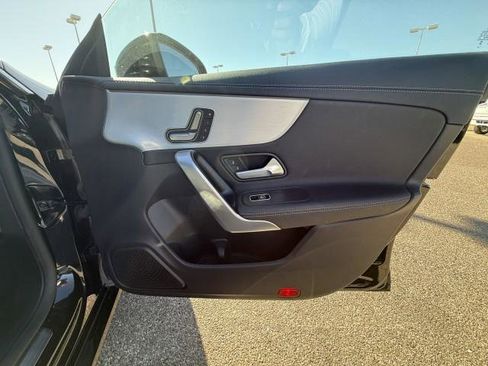 Used 2025 Mercedes-Benz CLA 250 image 27